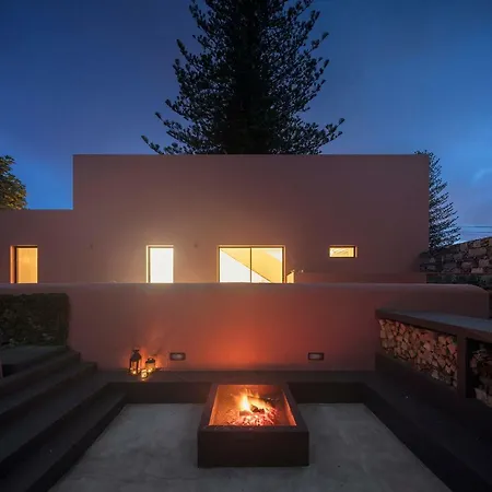 Pink House Azores * Ponta Delgada