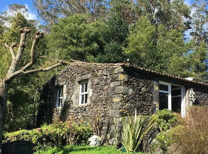 Landhaus Pink House Azores *