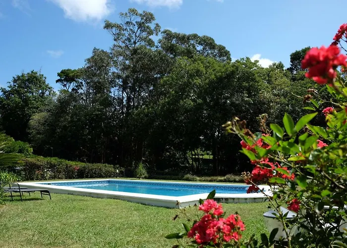 Pink House Azores Landhaus