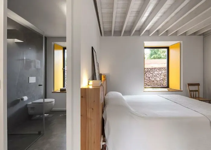 Pink House Azores Landhaus