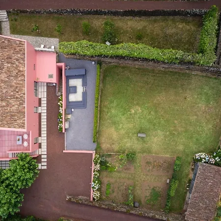 Pink House Azores * Ponta Delgada (Sao Miguel)