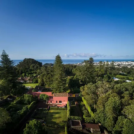 Pink House Azores * Ponta Delgada (Sao Miguel)
